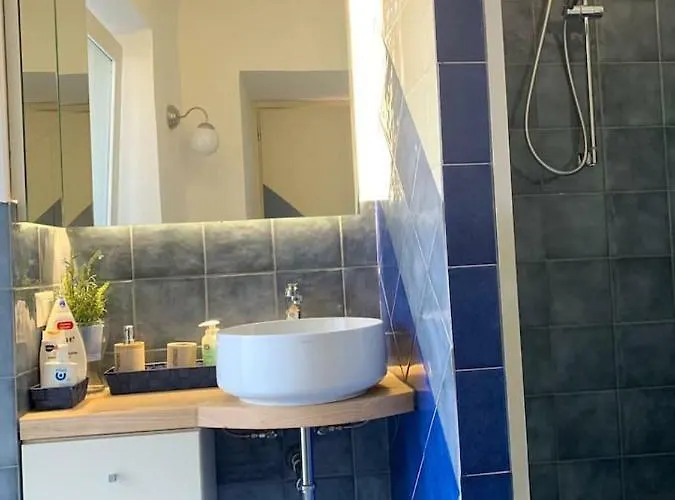 Lucy's House - Comfortable In Apartment *